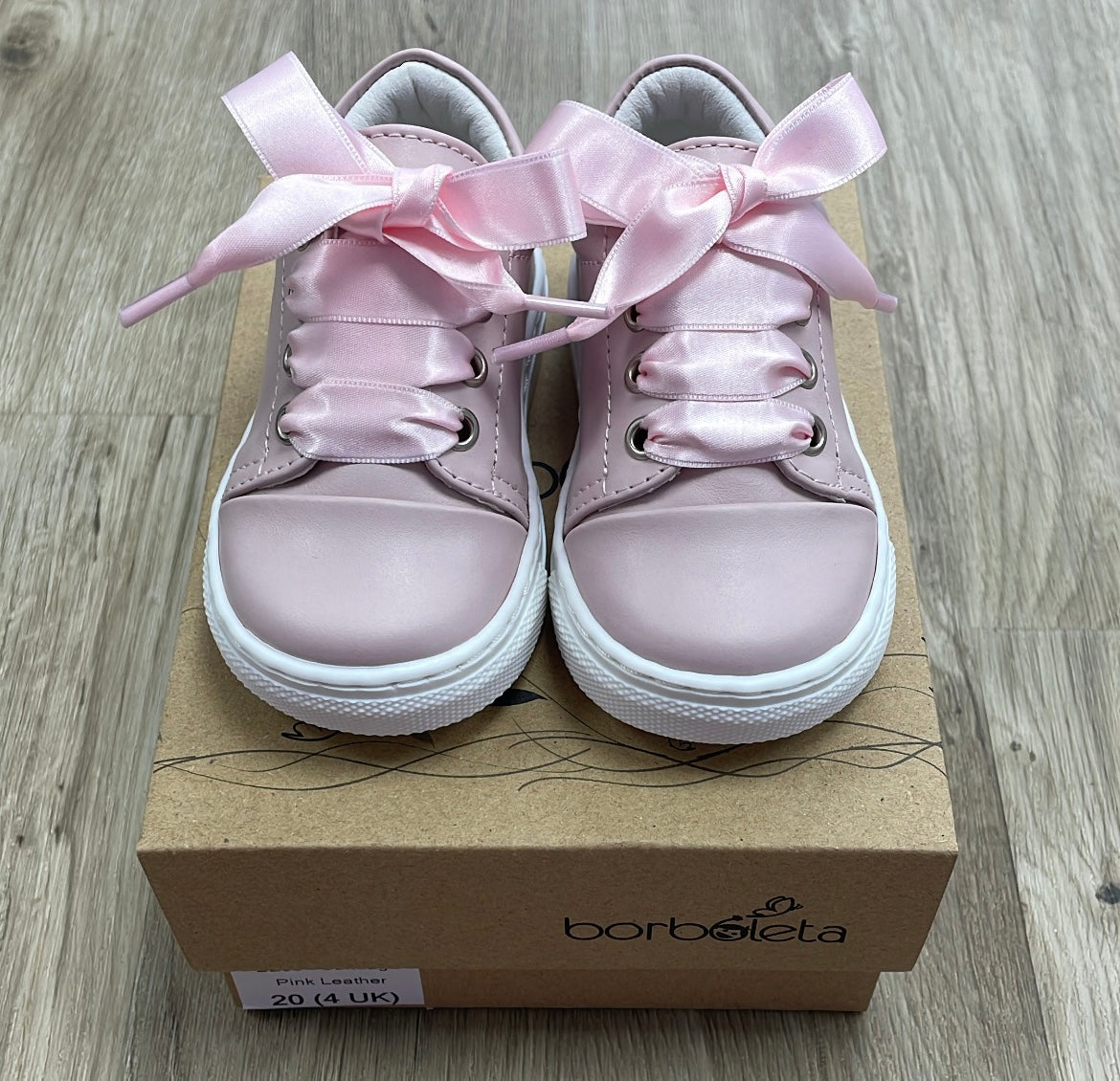 Girls borboleta in pink