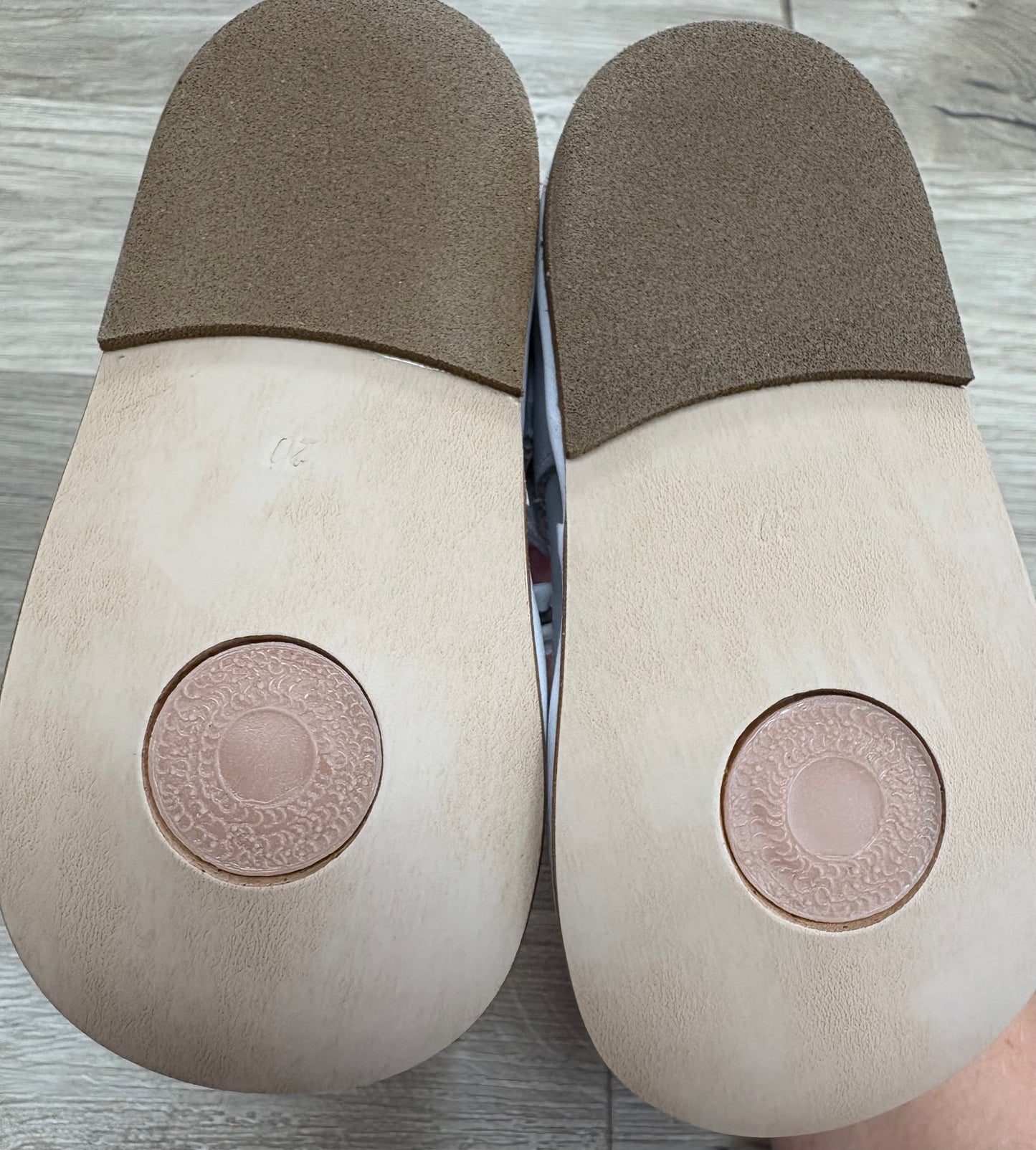 “ Vitoria” Borboleta 100% leather bow shoes
