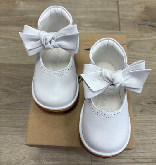 “ Vitoria” Borboleta 100% leather bow shoes