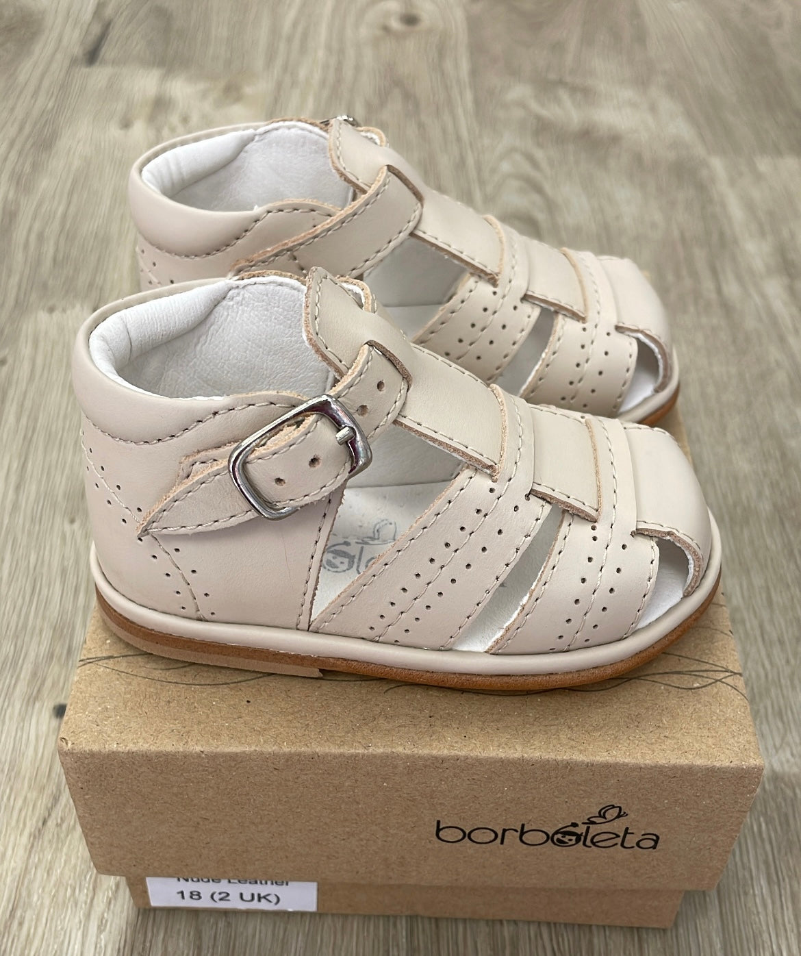 Borboleta “augusto” sandals in beige