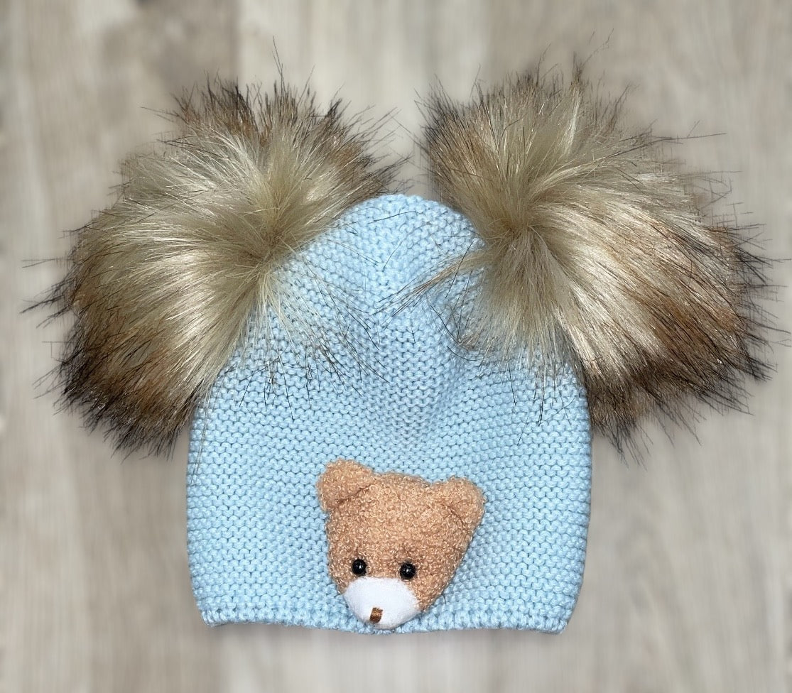 Meia Pata A/W24 Teddy hat with fur pompoms