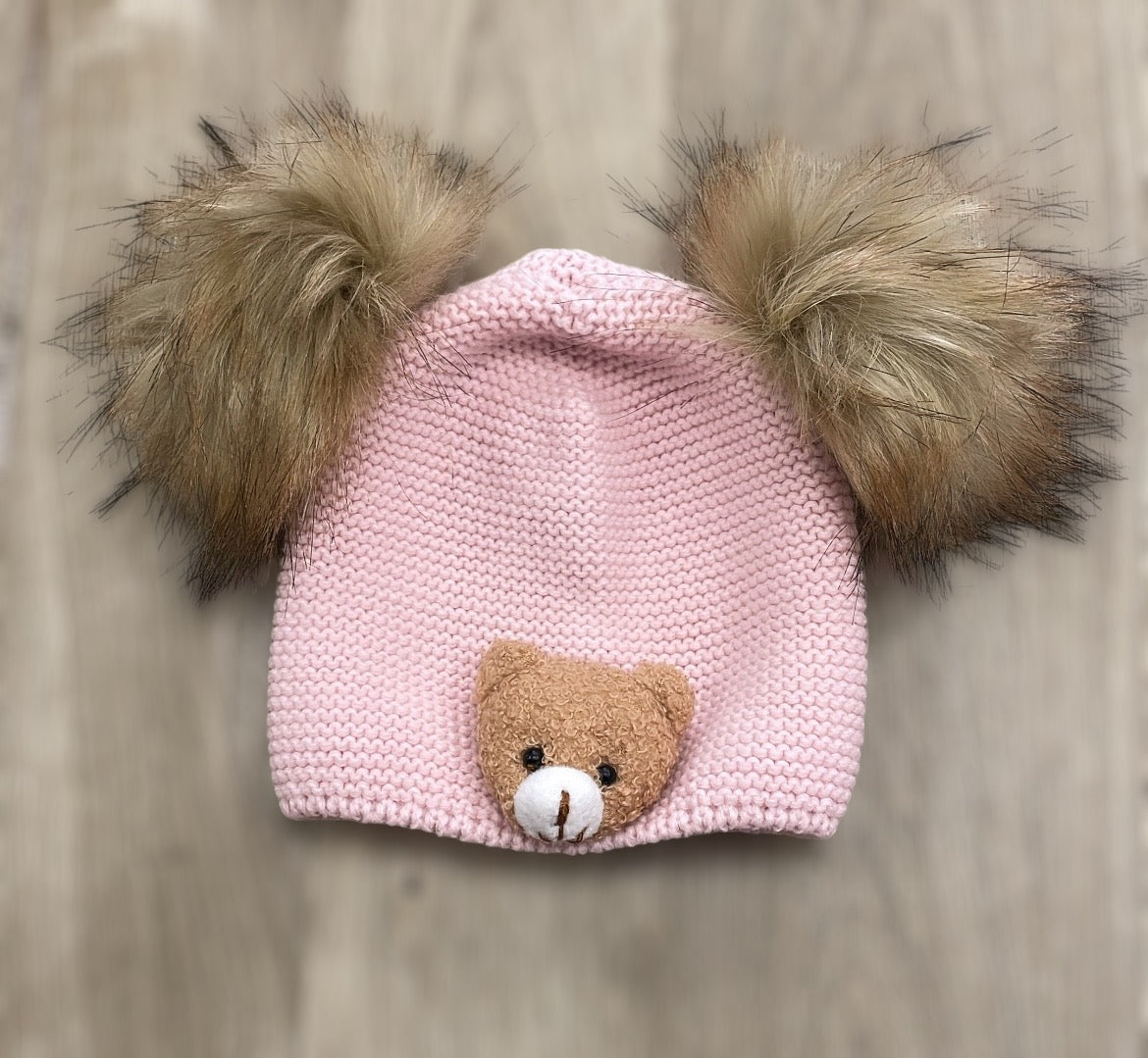 Meia Pata A/W24 Teddy hat with fur pompoms