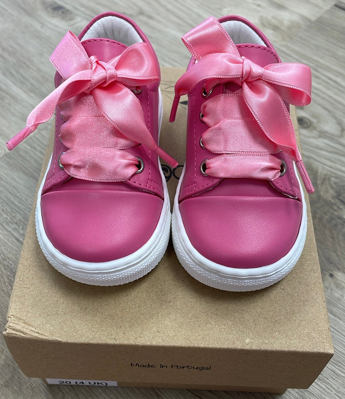 Girls borboleta trainers fuschia 100% Leather