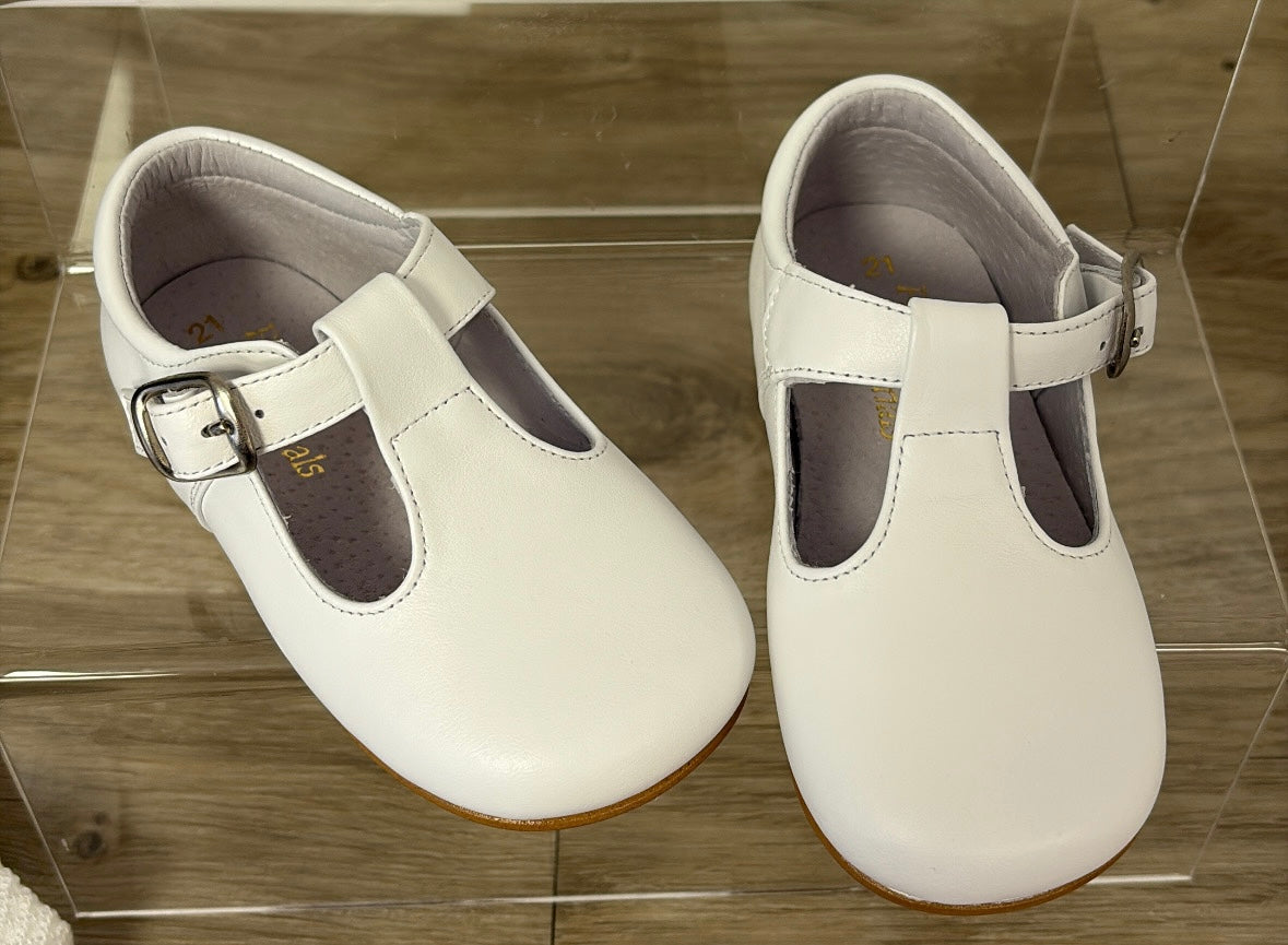 Pretty Originals white box hard sole shoes